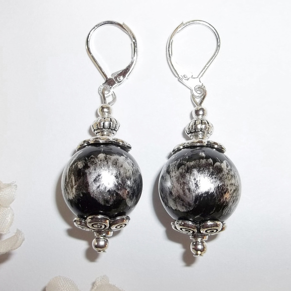 wvluckygirl Jewelry - Black and Silver Earring Pair Woman Jewelry 4049